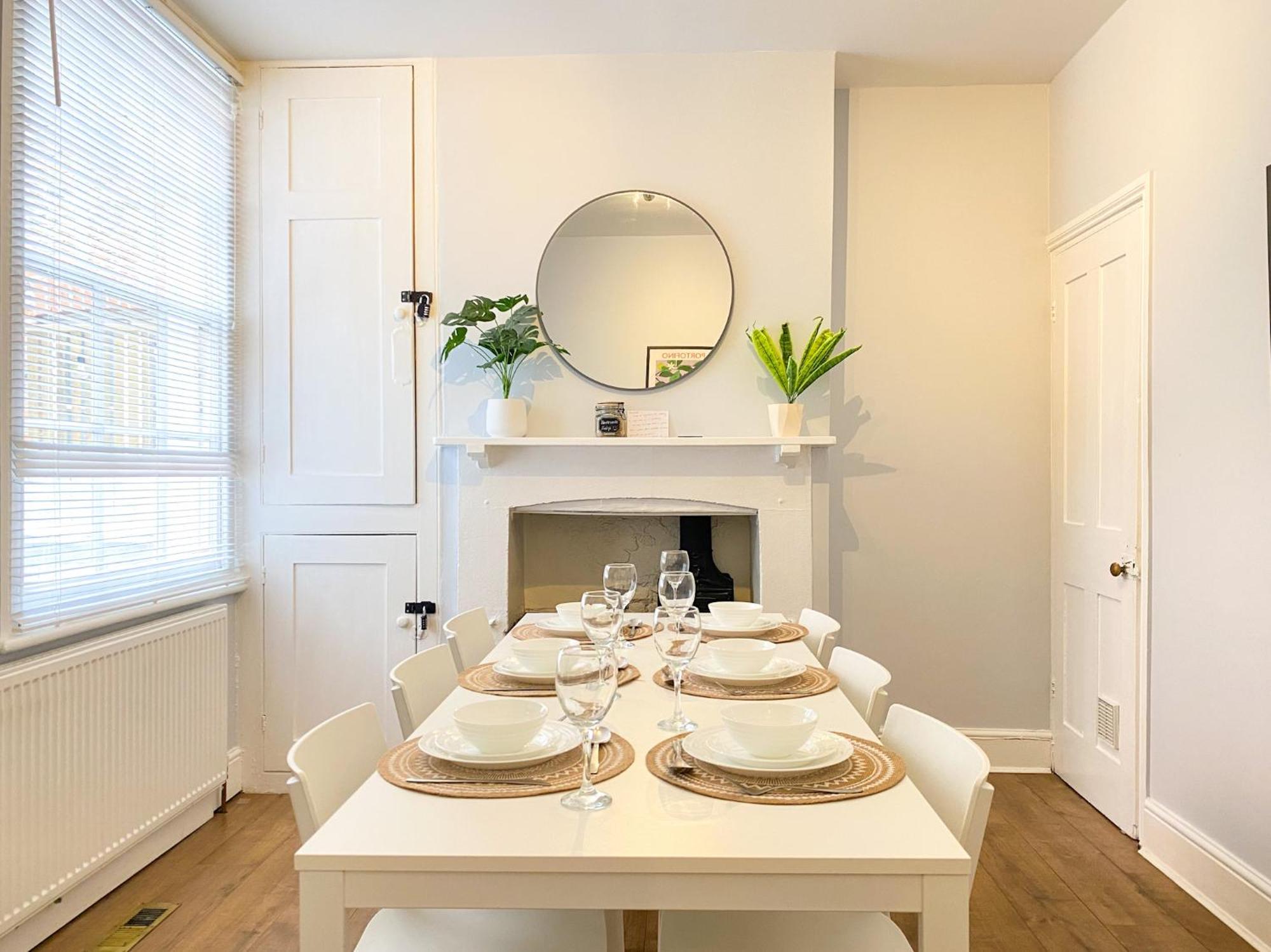Stylish 3-Bedroom Home In Canterbury City-Centre - Superb Location! Exterior foto